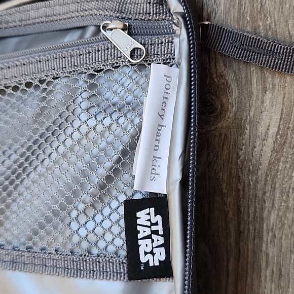 Pottery Barn Kids Baby Yoda Mandalorian insulated lunch box - Picture 4 of 4